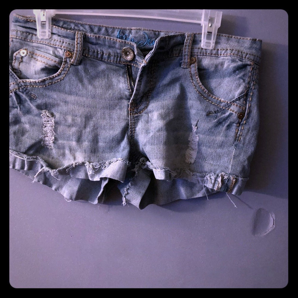 Size 7/8 cut off jean shorts